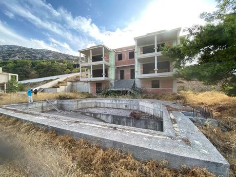Μεζονέτα 840τ.μ. για πώληση-Μαρκόπουλο » Πόρτο ράφτη