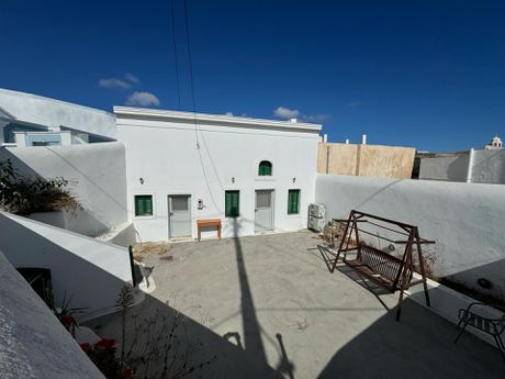 Μονοκατοικία 80τ.μ. για ενοικίαση-Σαντορίνη