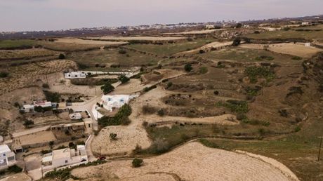 Οικόπεδο 4.443,66τ.μ. για πώληση-Σαντορίνη