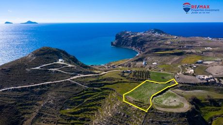 Αγροτεμάχια 4.000τ.μ. για πώληση-Σαντορίνη