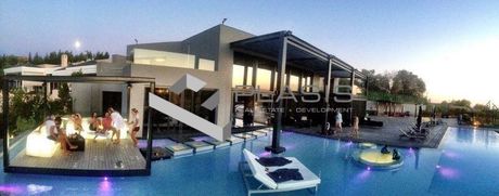 Βίλλα 1.500τ.μ. για πώληση-Καλύβια θορικού