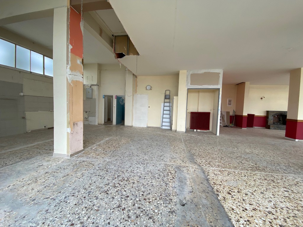 Κατάστημα 190 τ.μ. προς ενοικίαση, Αχαρνές