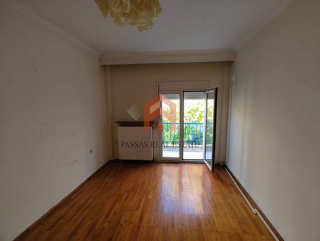 Studio 60sqm for rent-Papafi
