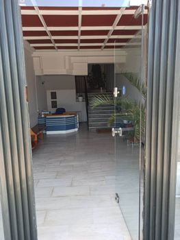 Business bulding 1.500sqm for rent-Kolonos - Kolokinthous