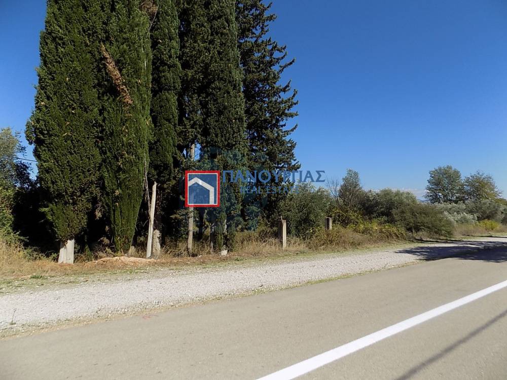 Αγροτεμάχια 24.024 τ.μ. προς πώληση, Λουτρά Υπάτης