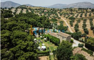 Επιχειρηματικό κτίριο 1.104 τ.μ. για πώληση