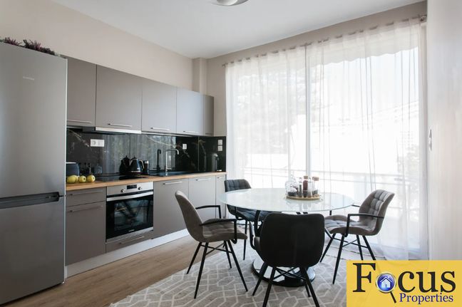 Apartment 100 sqm for rent, Athens - South, Glyfada
