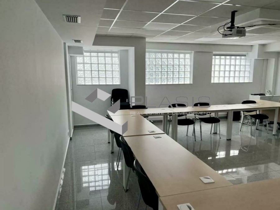 Office 371 sqm for rent, Piraeus, Port