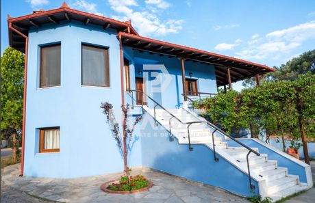 Detached home 280sqm for rent-Thermaikos