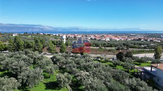 Οικόπεδο 4.749 τ.μ. προς πώληση, Κέντρο Αιγίου-thumb-1