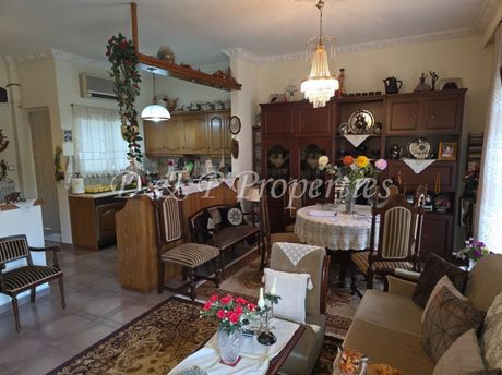 Συγκρότημα διαμερισμάτων 257τ.μ. για πώληση-Χαλάνδρι » Τούφα