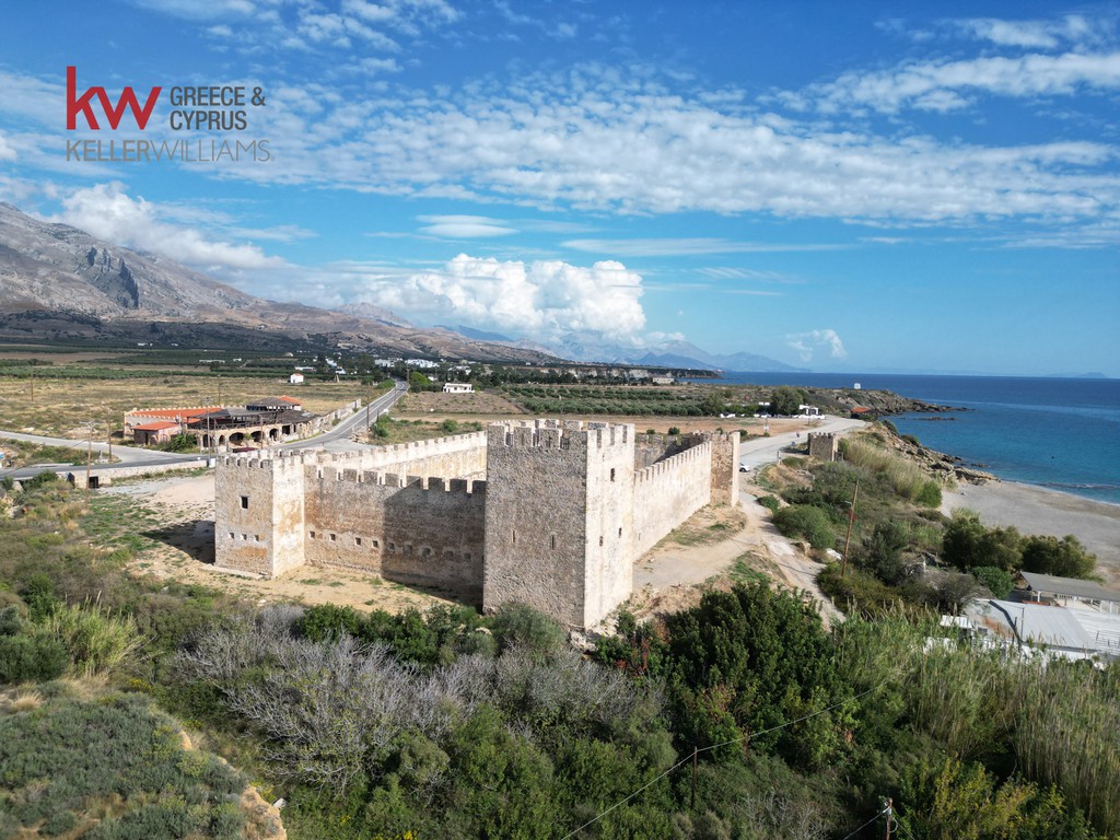 Οικόπεδο 8.211 τ.μ. προς πώληση, Φραγκοκάστελλο