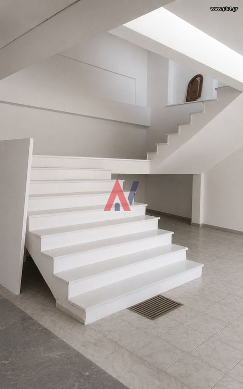 Επιχειρηματικό κτίριο 1.230 τ.μ. πρός ενοικίαση, Ν. Λάρισας, Γιαννούλη