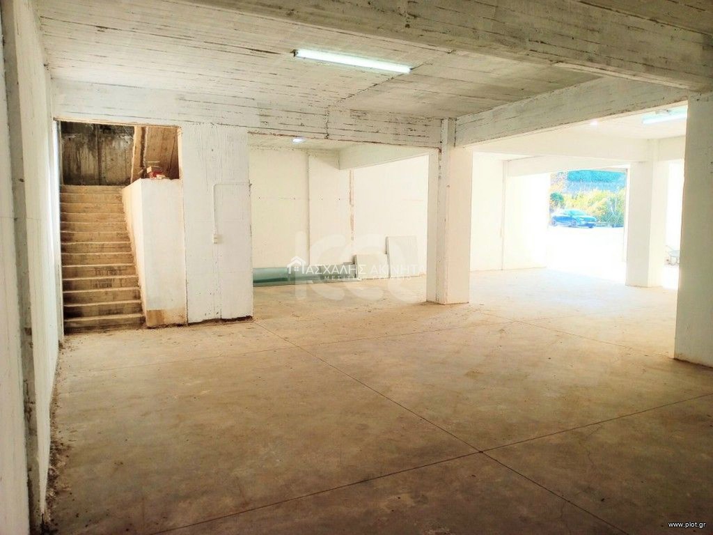 Κατάστημα 320 τ.μ. προς ενοικίαση, Εσταυρωμένος