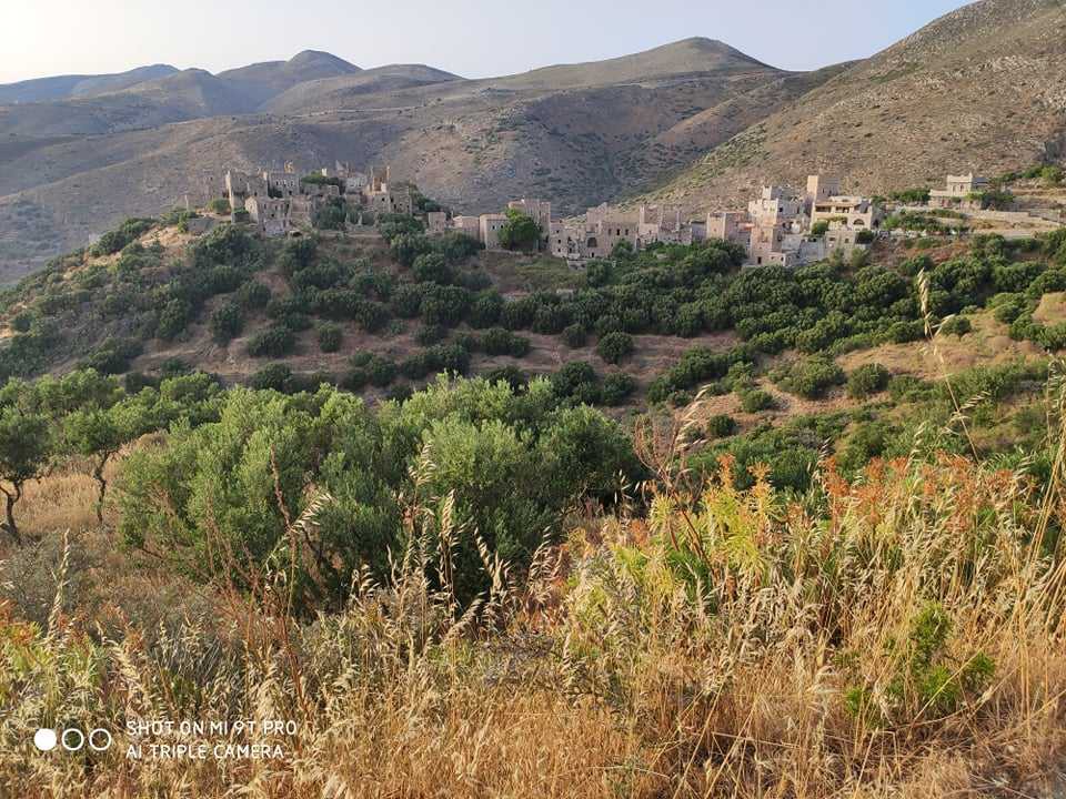 Οικόπεδο 587 τ.μ. προς πώληση, Βάθεια