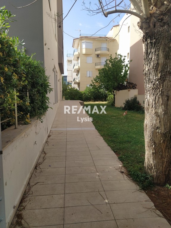 Επιχειρηματικό κτίριο 750 τ.μ. πρός πώληση, Αθήνα - Νότια Προάστια, Γλυφάδα
