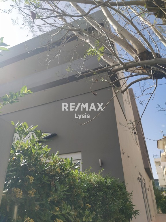 Επιχειρηματικό κτίριο 750 τ.μ. πρός πώληση, Αθήνα - Νότια Προάστια, Γλυφάδα