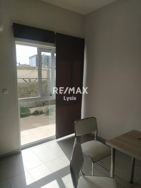 Επιχειρηματικό κτίριο 750 τ.μ. πρός πώληση, Αθήνα - Νότια Προάστια, Γλυφάδα
