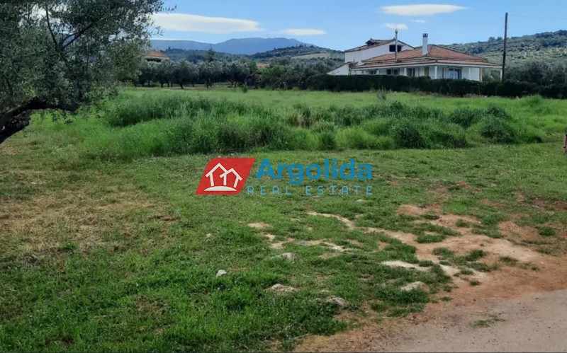 Οικόπεδο 2.100 τ.μ. προς πώληση, Αθίκια