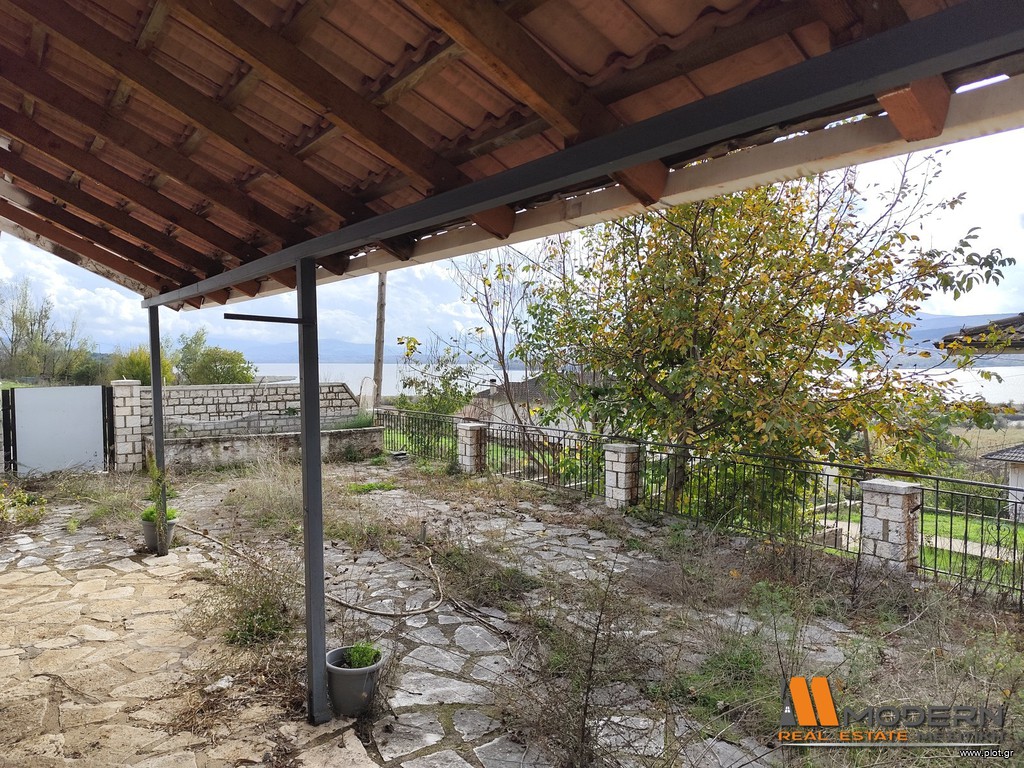 Μονοκατοικία 120 τ.μ. προς πώληση, Αμφιθέα Περάματος