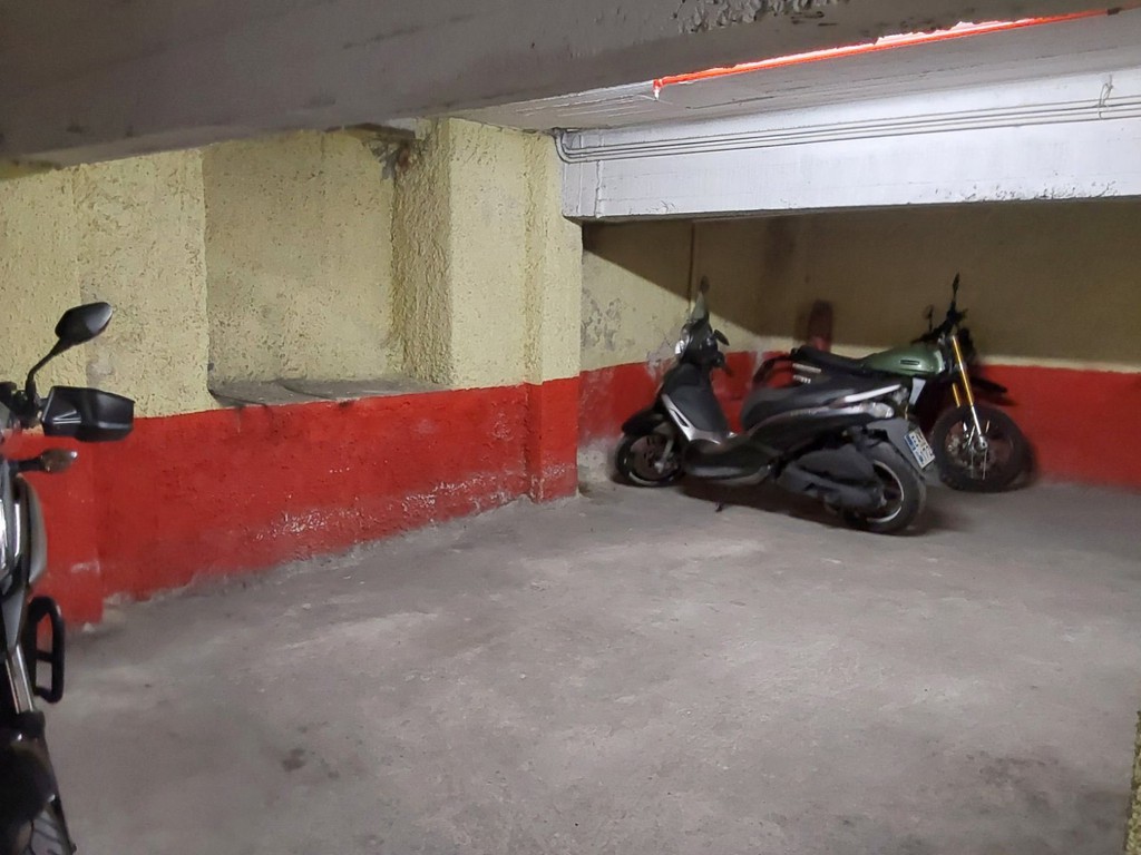 Parking 560 τ.μ. προς πώληση, Αθήνα - Κέντρο, Αττική