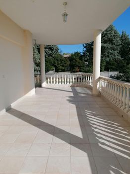 Μονοκατοικία 185 τ.μ. πρός ενοικίαση