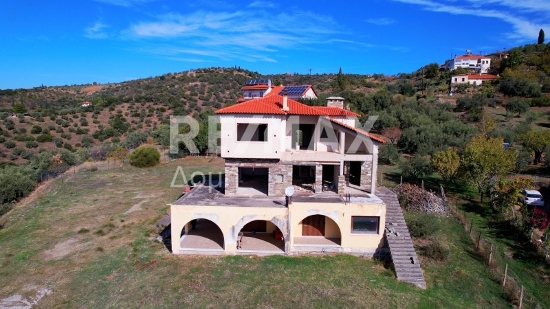 Μεζονέτα 375 τ.μ. πρός πώληση, Μαγνησία, Μακρινίτσα