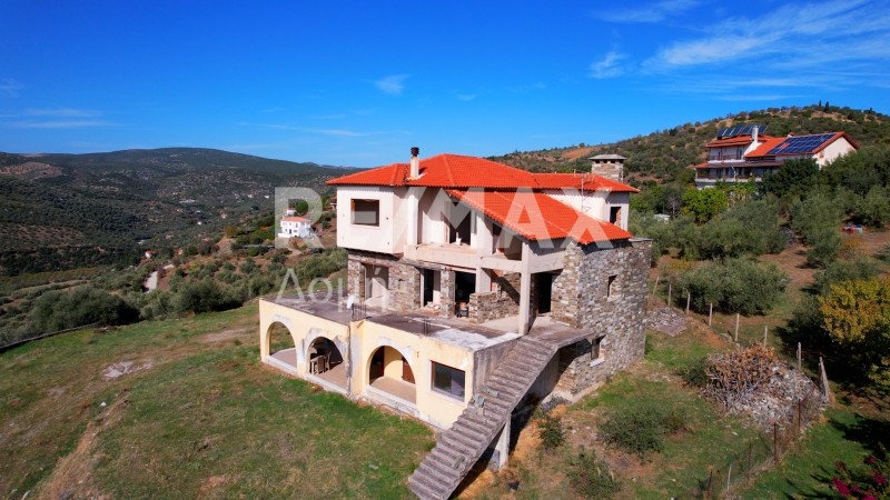 Μεζονέτα 375 τ.μ. πρός πώληση, Μαγνησία, Μακρινίτσα
