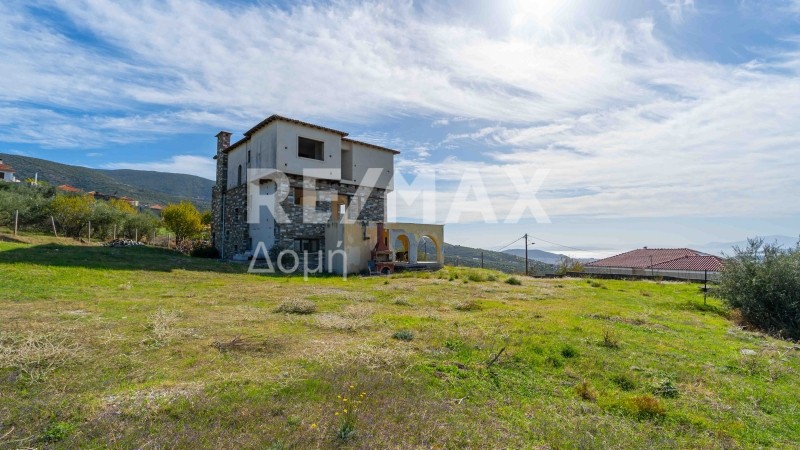 Μεζονέτα 375 τ.μ. πρός πώληση, Μαγνησία, Μακρινίτσα