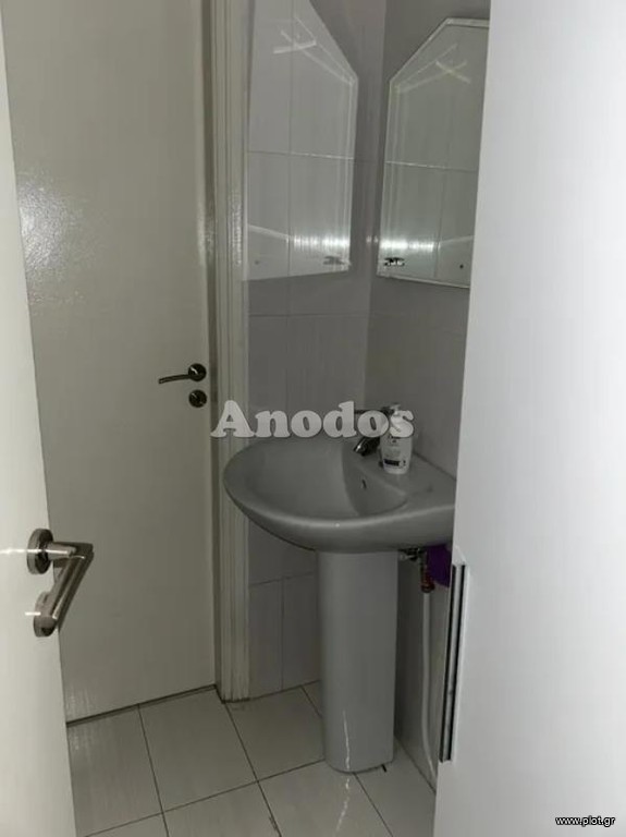 Κατάστημα 130 τ.μ. προς ενοικίαση, Αγία Βαρβάρα Δάφνης