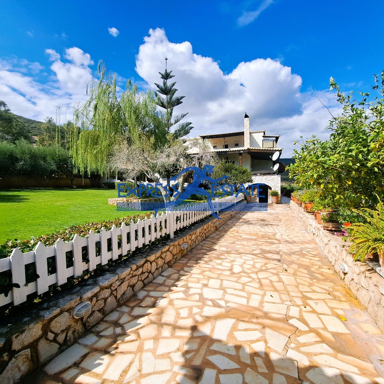 Μονοκατοικία 680 τ.μ. πρός πώληση, Αθήνα - Ανατολικά Προάστια, Μαραθώνας