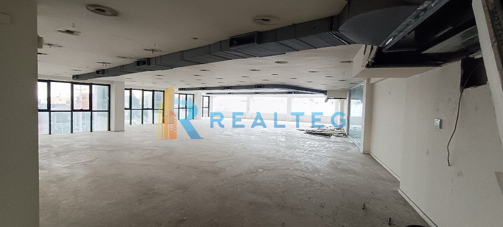 Επιχειρηματικό κτίριο 3.257 τ.μ. πρός πώληση, Αθήνα - Ανατολικά Προάστια, Γλυκά Νερά