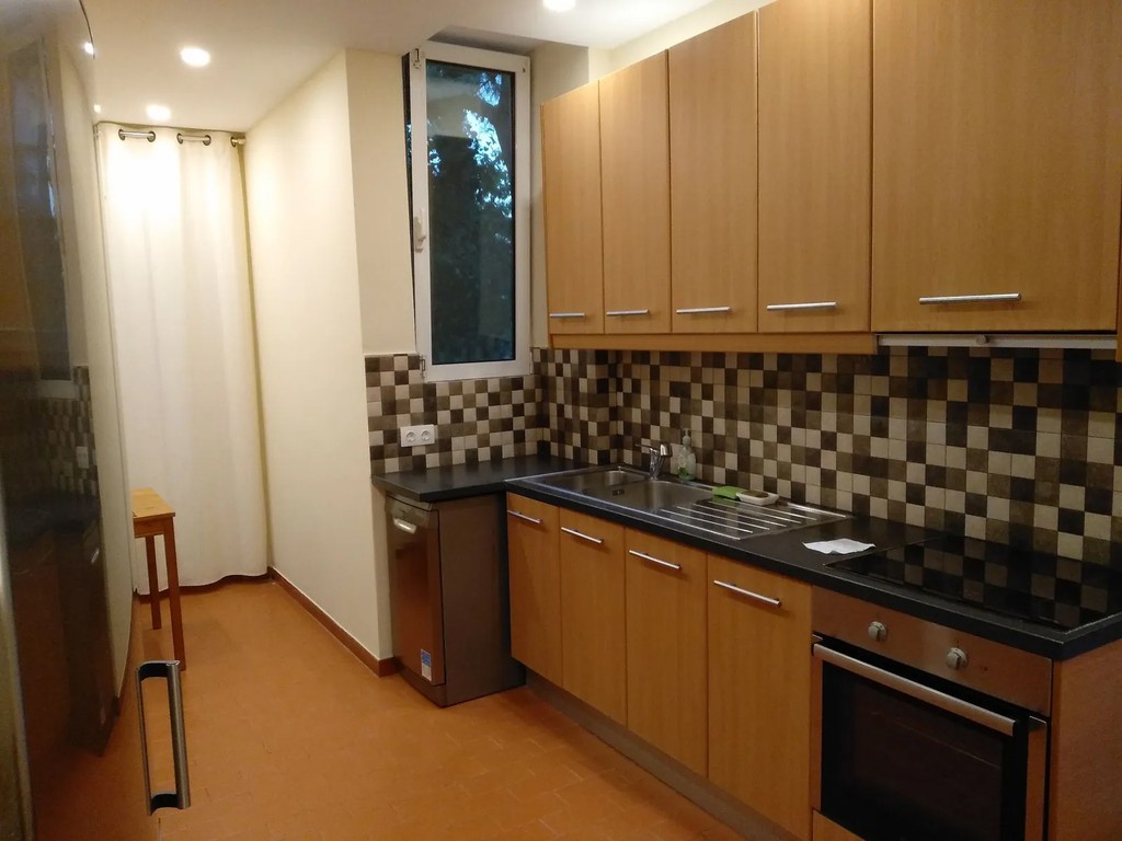 Διαμέρισμα 142 τ.μ. πρός ενοικίαση, Αθήνα - Νότια Προάστια, Γλυφάδα