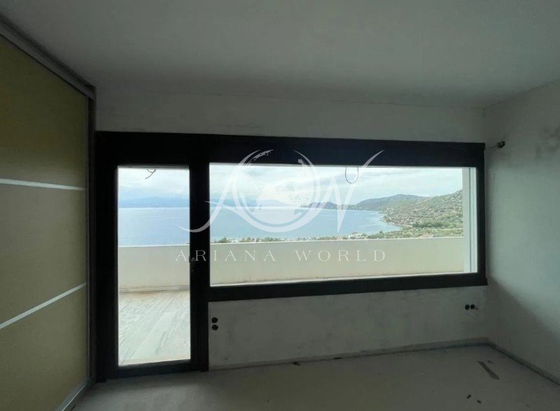 Βίλλα 340 τ.μ. πρός πώληση, Κορινθία, Λουτράκι-Περαχώρα
