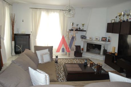 Μεζονέτα 210τ.μ. για ενοικίαση-Κηφισιά » Πολιτεία