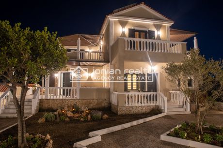 Villa 200 sqm for sale