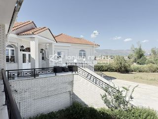 Συγκρότημα διαμερισμάτων 650 τ.μ. για πώληση