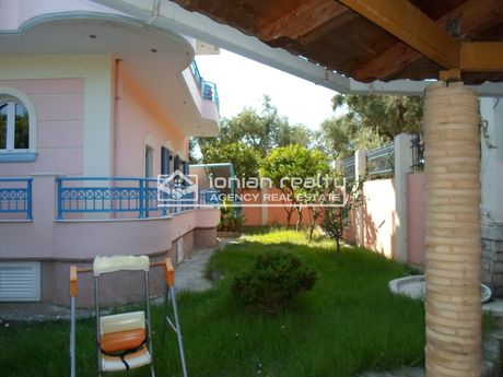 Apartment complex 691 sqm for sale