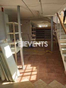 Store 130sqm for rent-Attiki » Platia Attikis