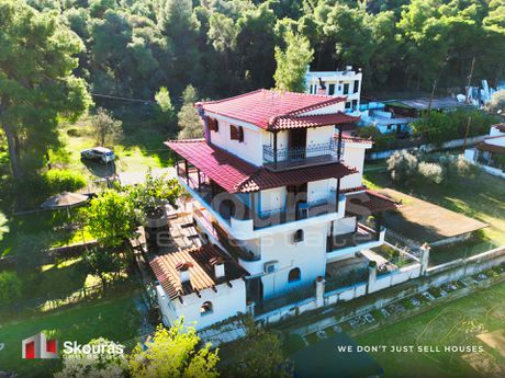 Μονοκατοικία 214τ.μ. για πώληση-Σαρωνικός