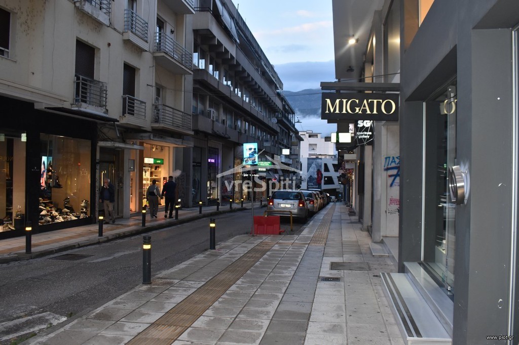 Κατάστημα 243 τ.μ. προς ενοικίαση, Κέντρο Ιωαννίνων