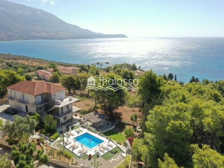 Villa 332 sqm for sale