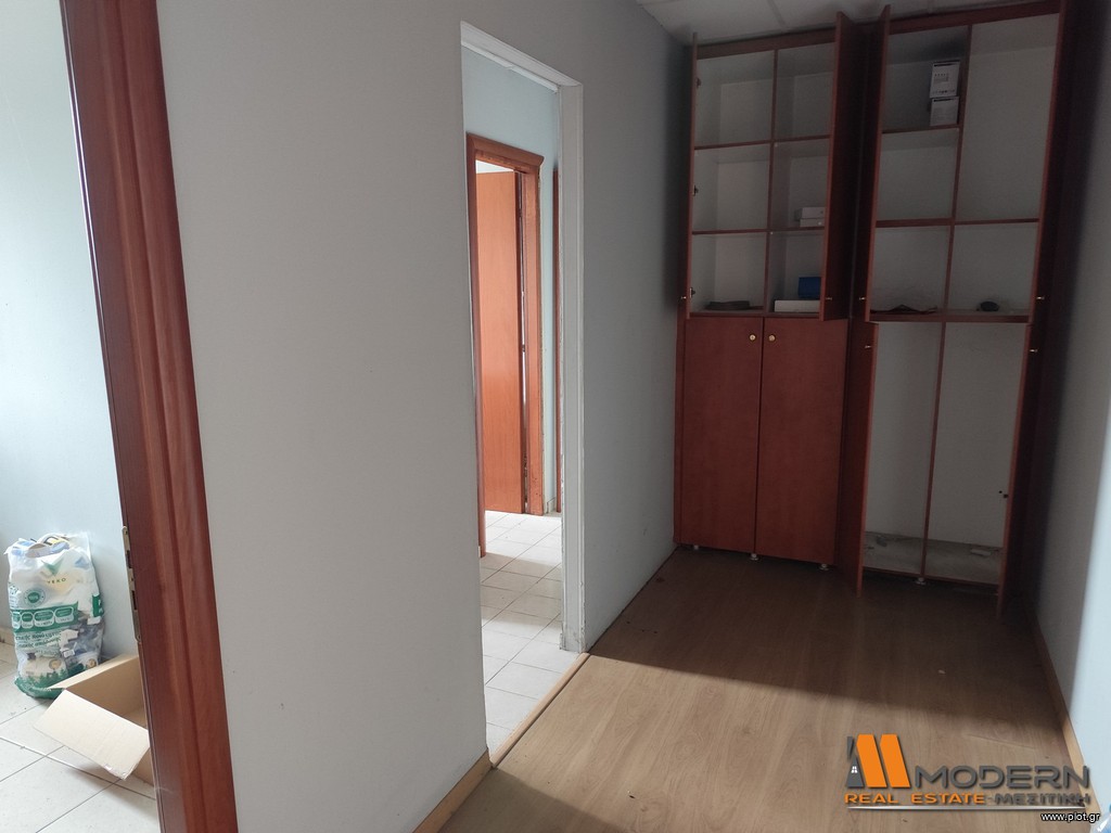 Επιχειρηματικό κτίριο 996 τ.μ. προς πώληση, Ροδοτόπι