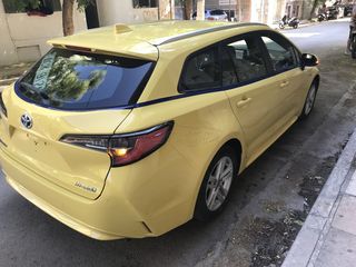 Toyota Corolla 2022 1.8 HYBRID-thumb-2