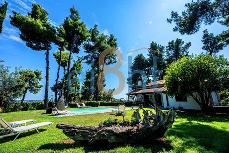 Villa 630 sqm for sale