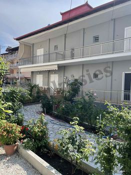 Συγκρότημα διαμερισμάτων 302 τ.μ. πρός πώληση