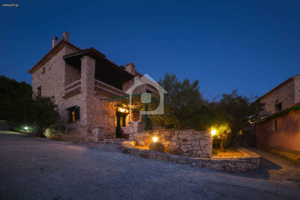 Συγκρότημα διαμερισμάτων 360 τ.μ. πρός πώληση, Ζάκυνθος, Λαγανάς