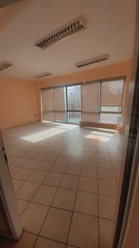 Επιχειρηματικό κτίριο 702 τ.μ. προς πώληση