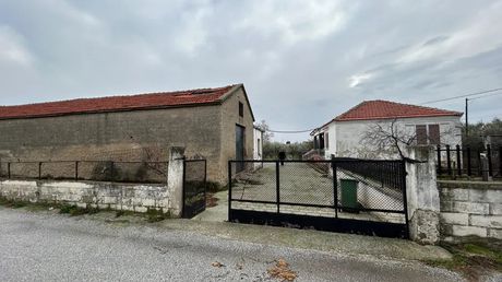 Detached home 2.855 sqm for sale