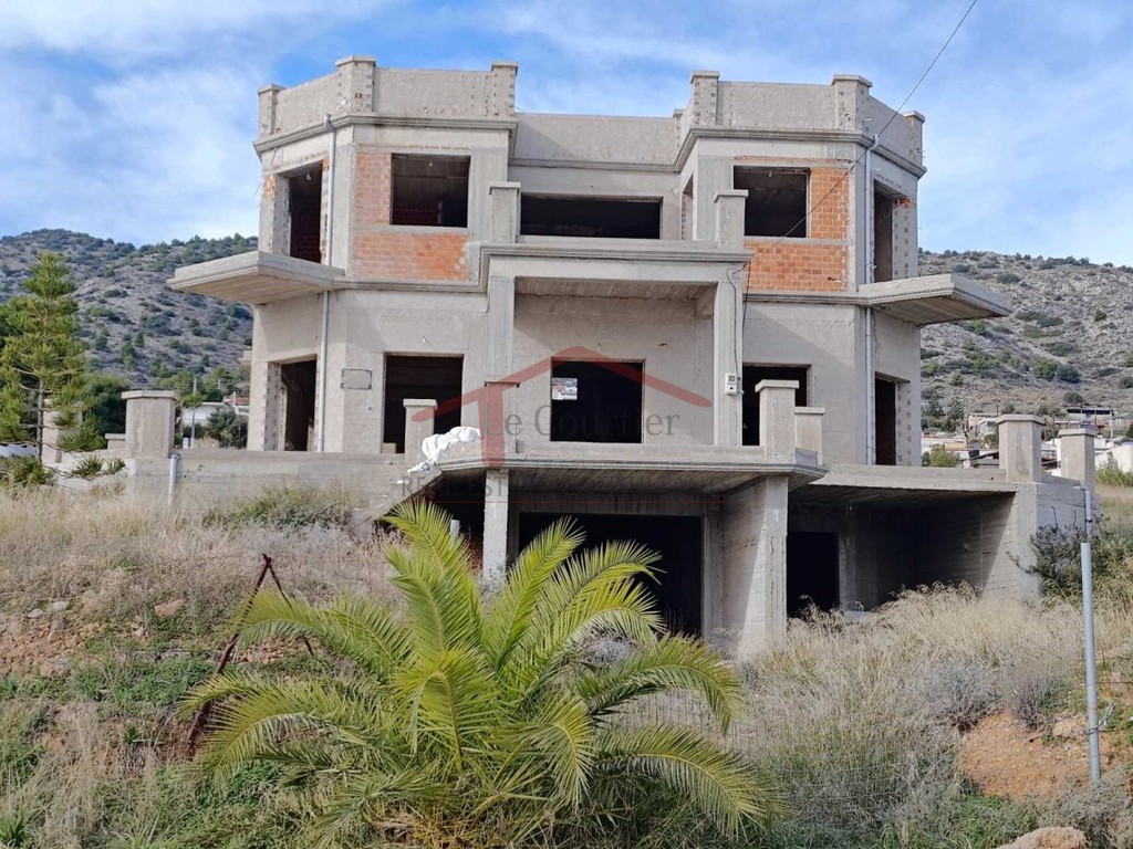 Μεζονέτα 640 τ.μ. προς πώληση, Στενό Σαλαμίνας